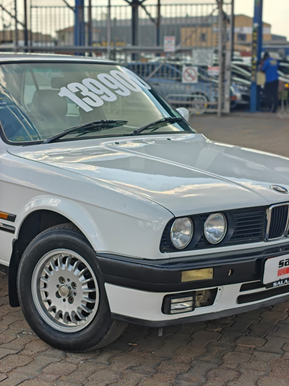 1992 BMW E30 318i