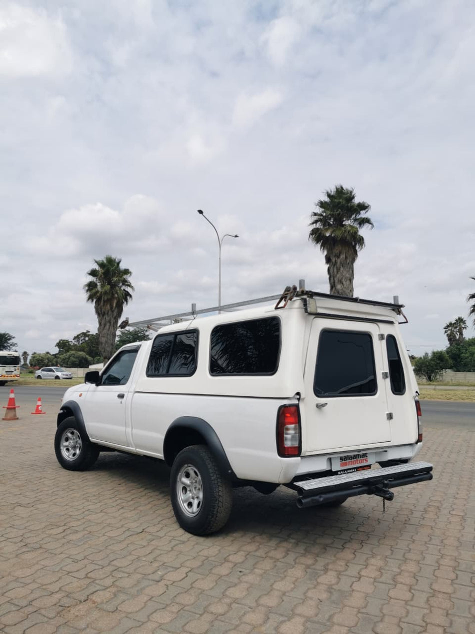 2003 Nissan Hardbody 2.4i 4x4