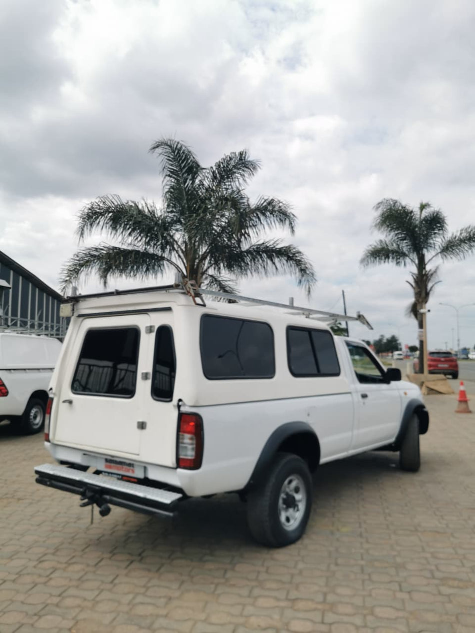 2003 Nissan Hardbody 2.4i 4x4