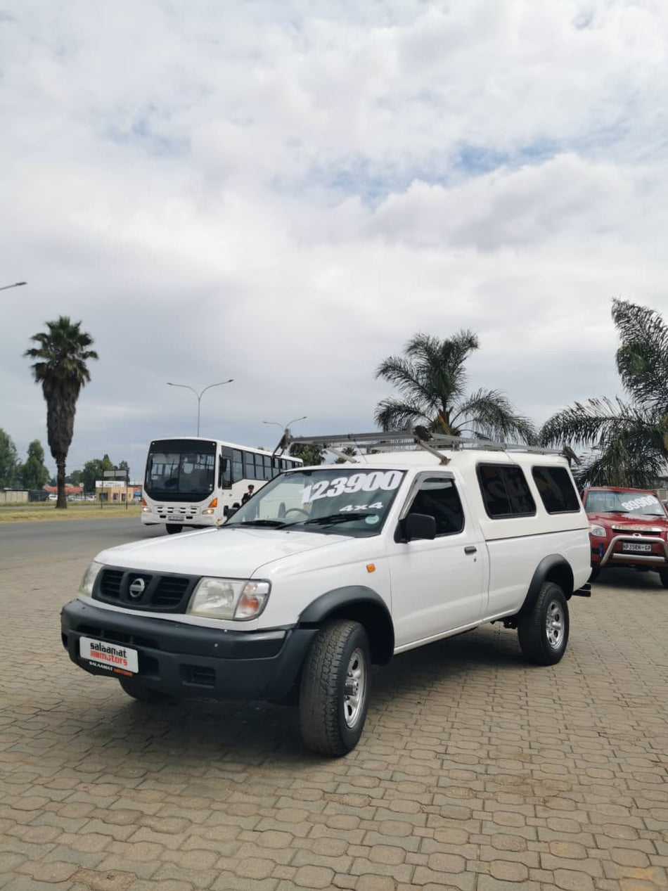 2003 Nissan Hardbody 2.4i 4x4
