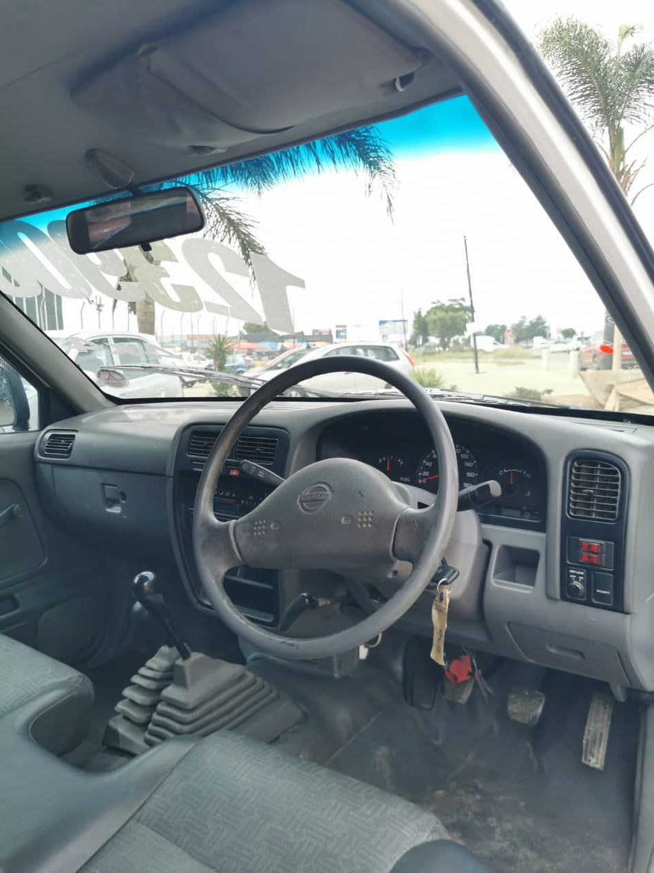 2003 Nissan Hardbody 2.4i 4x4