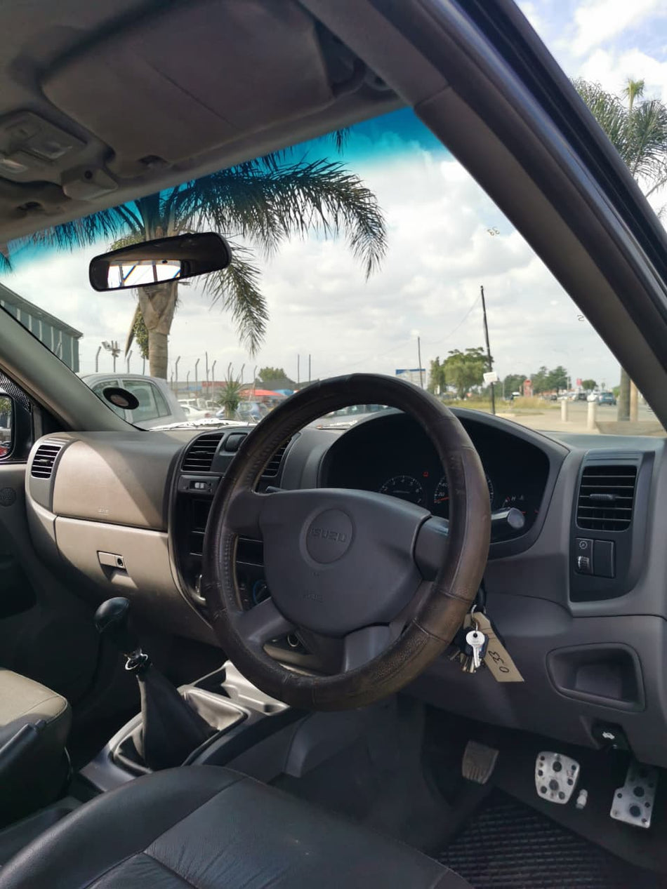 2005 Isuzu KB350 LX