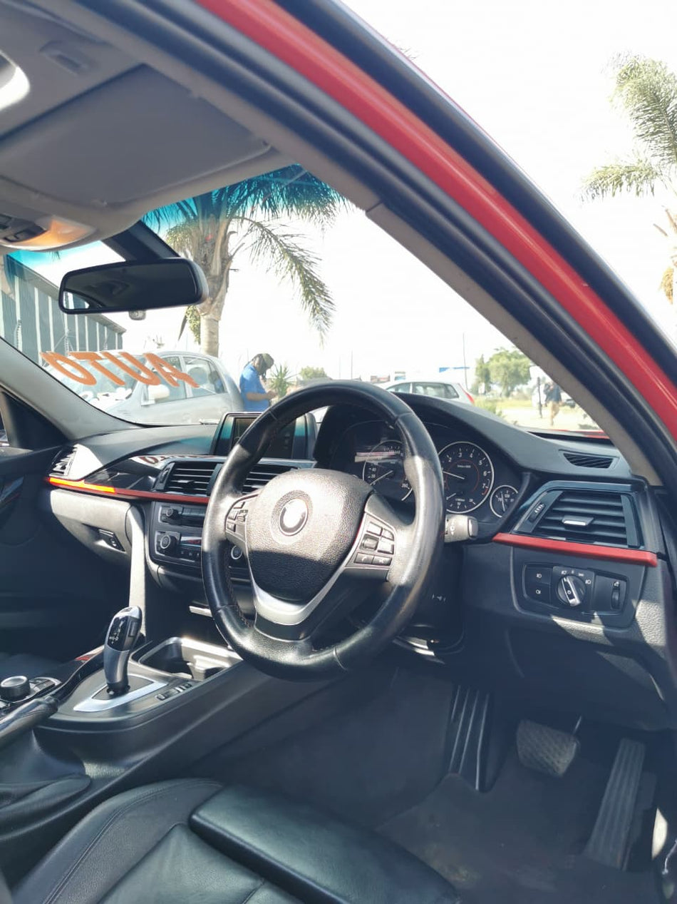 2012 BMW 320i Automatic