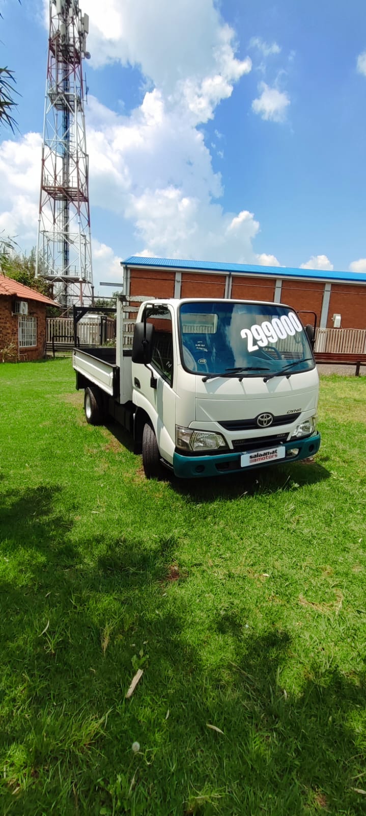 2017 Toyota Dyna Dropside