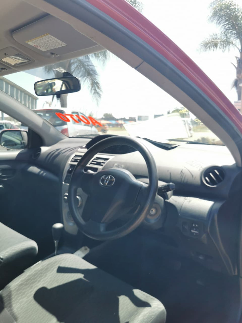 2010 Toyota Yaris 1.3 Automatic