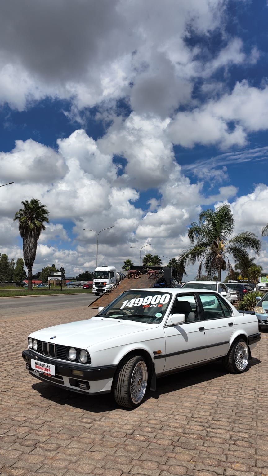 1992 BMW E30 318i
