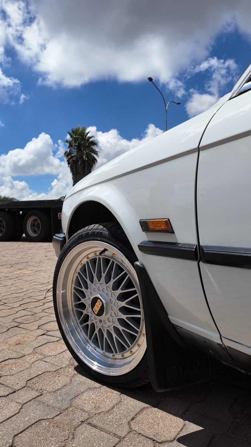 1992 BMW E30 318i