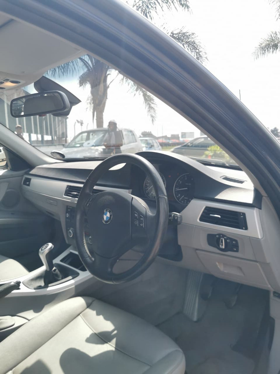 2010 BMW 320i