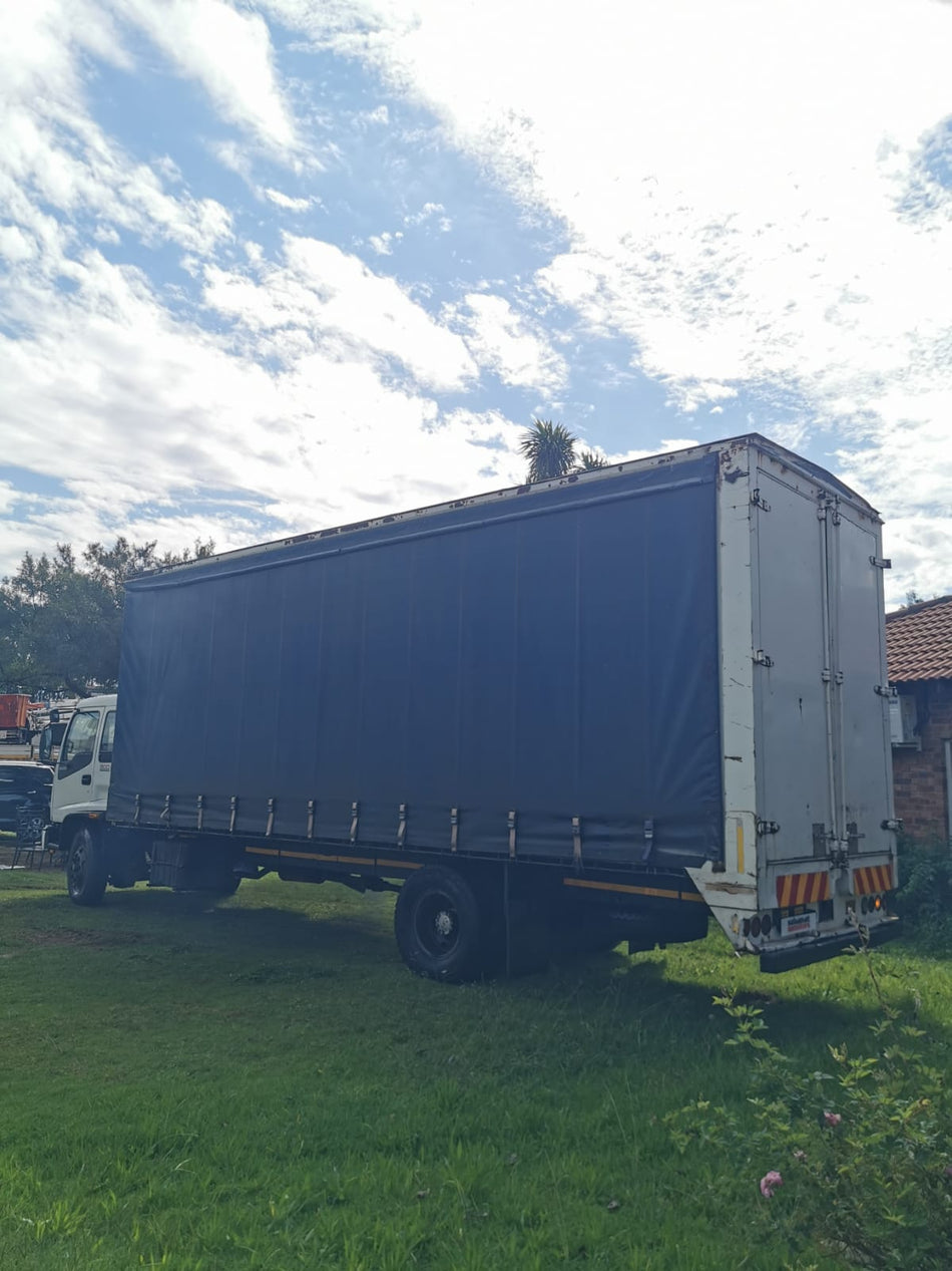 2010 Isuzu FTR 800 Curtain Side