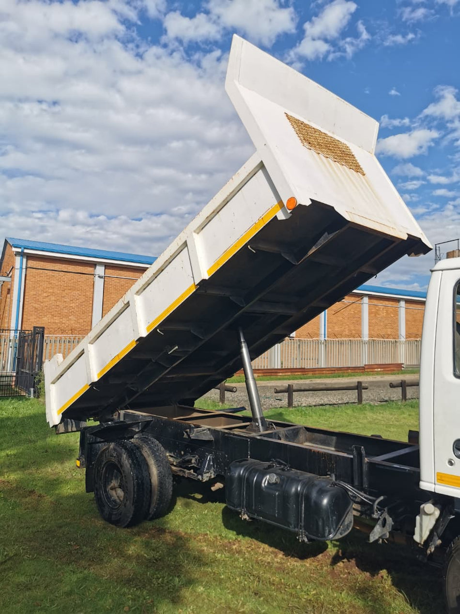 2008 Isuzu NPR400 Tipper Truck