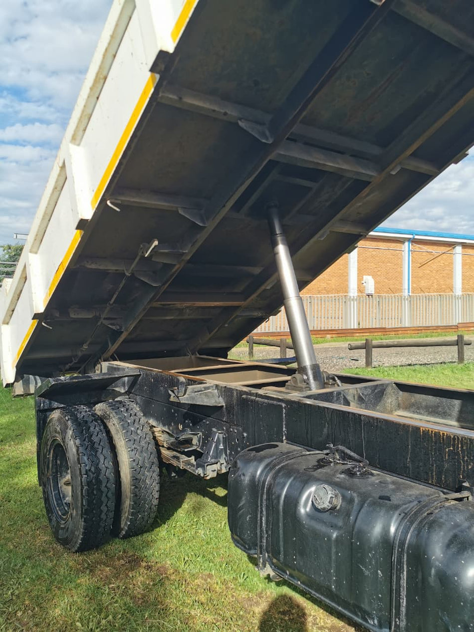 2008 Isuzu NPR400 Tipper Truck