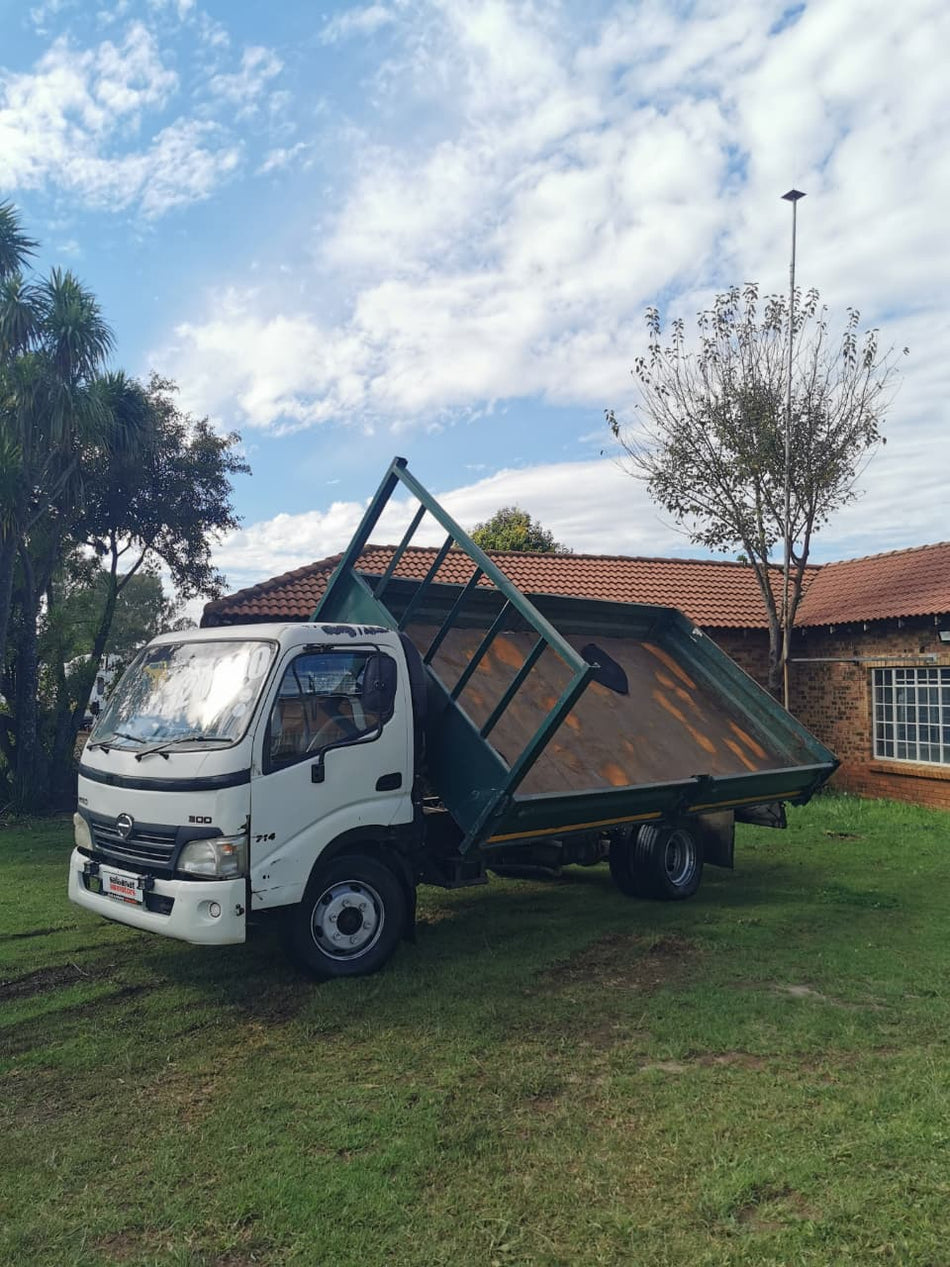 2014 Hino 300 Drop side Side Tipper