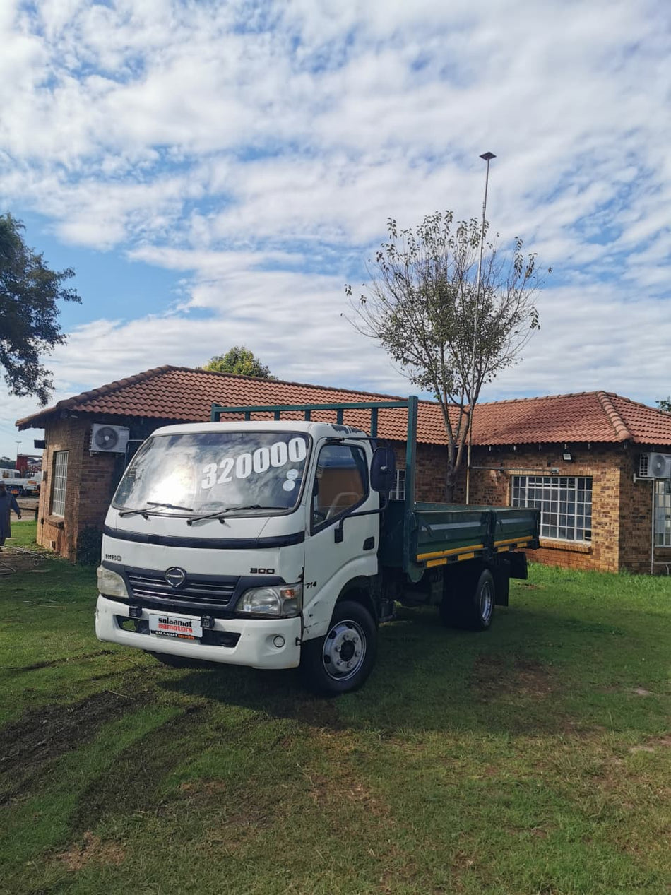 2014 Hino 300 Drop side Side Tipper