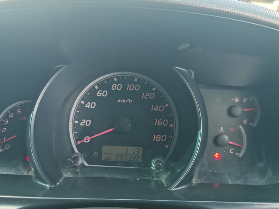 2012 Toyota Quantum GL 2.7 VVTI