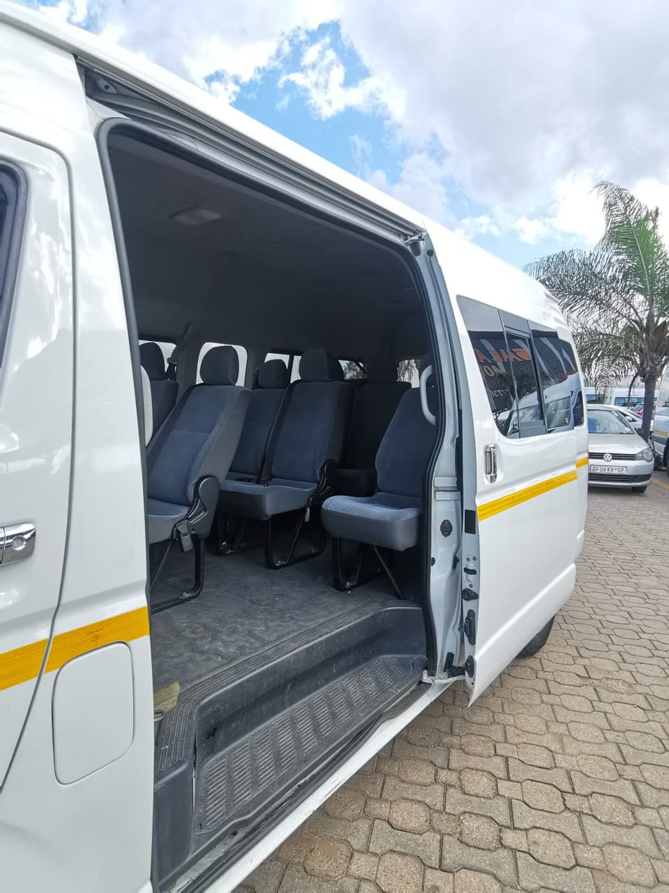 2012 Toyota Quantum GL 2.7 VVTI