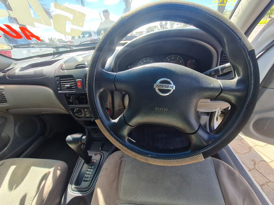 Nissan Almera 1.6 Automatic