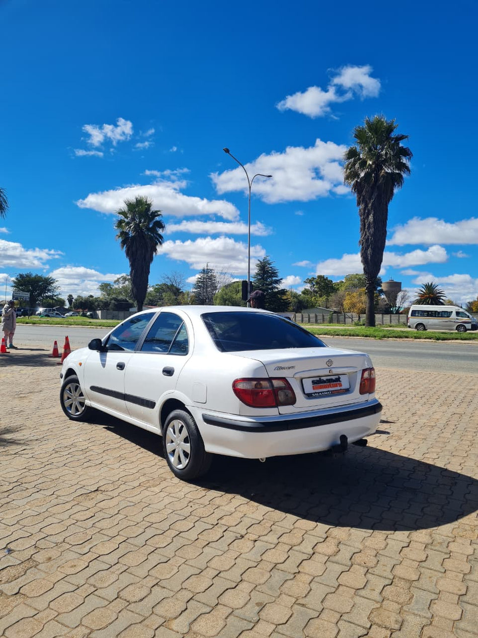 Nissan Almera 1.6 Automatic