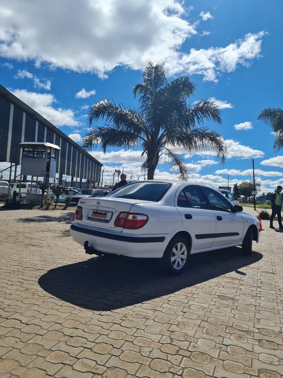 Nissan Almera 1.6 Automatic