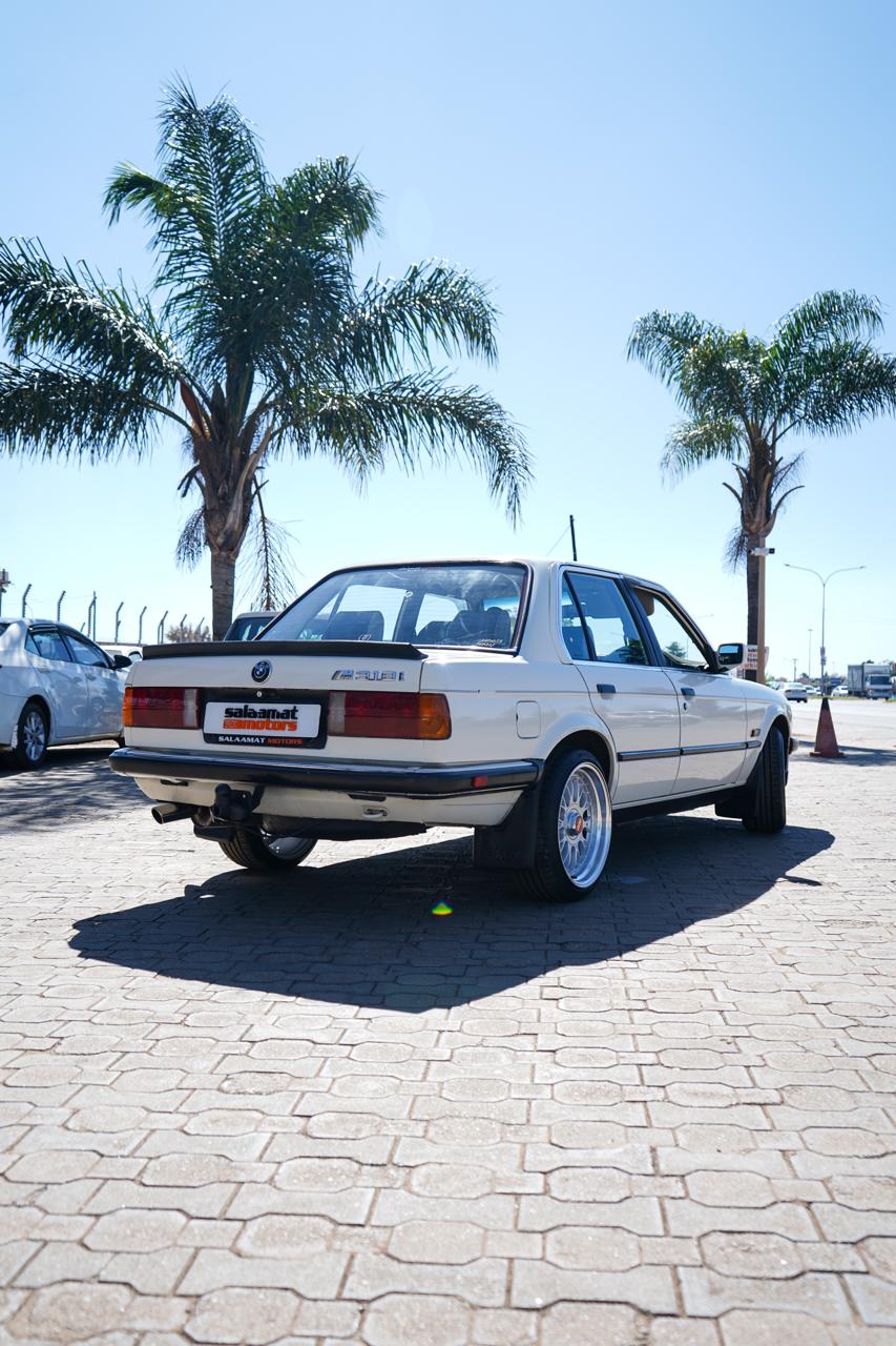 1987 BMW E30 318i Automatic