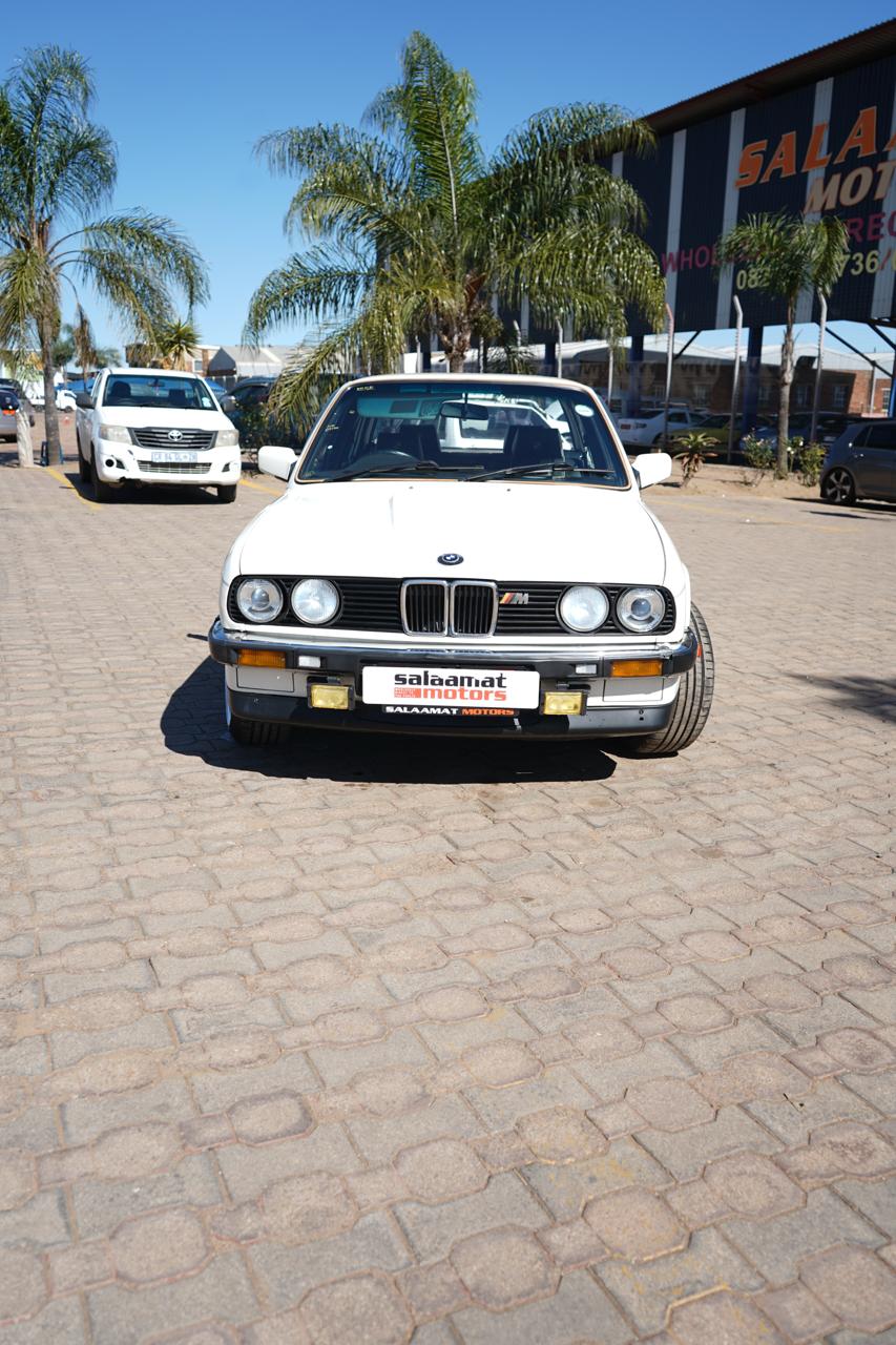 1987 BMW E30 318i Automatic