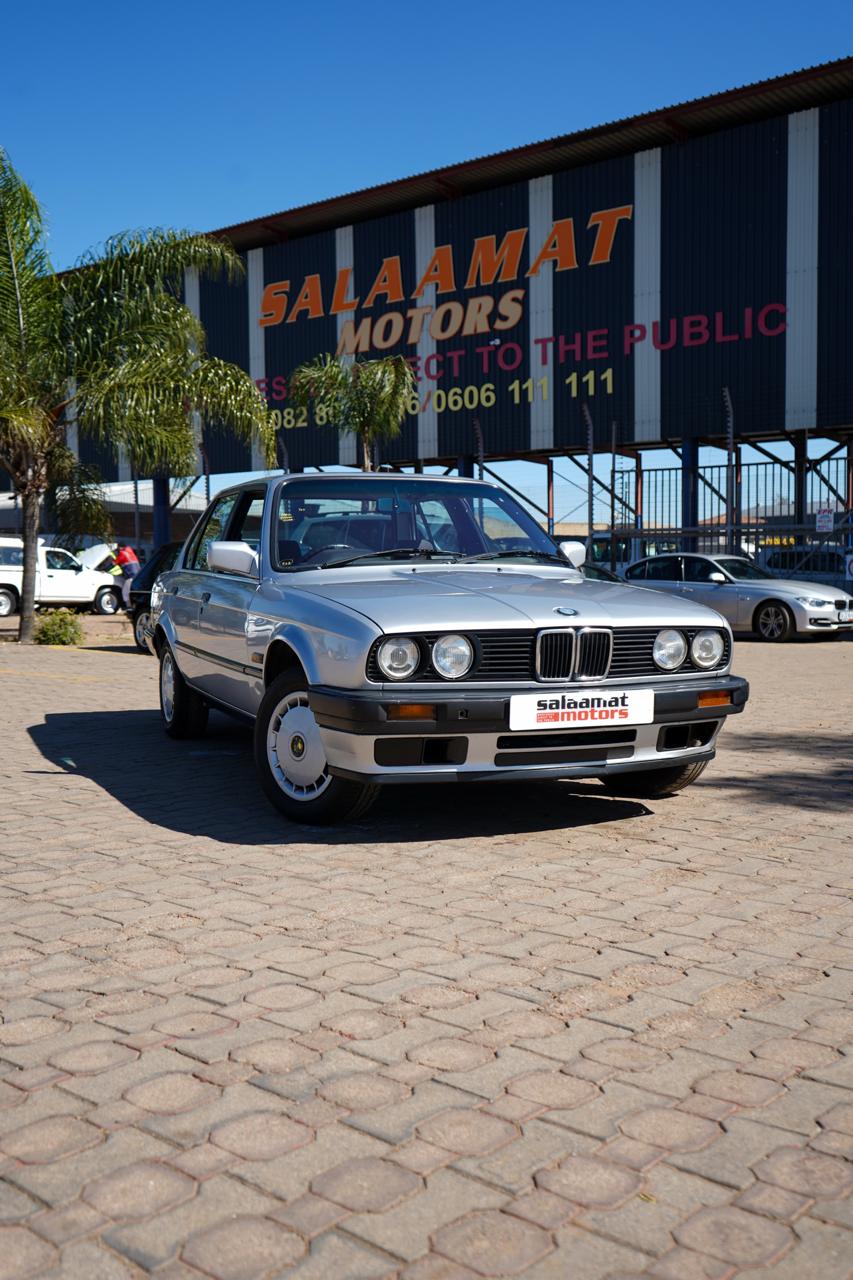 1992 BMW E30 318i