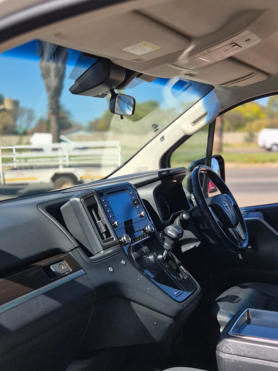 2020 Toyota Quantum VX Premium 2.8 Automatic 9 Seater LWB