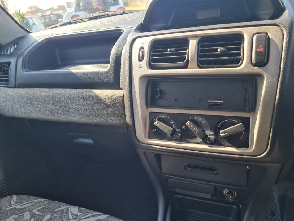 2001 Mitsubishi Pajero IO 1.8