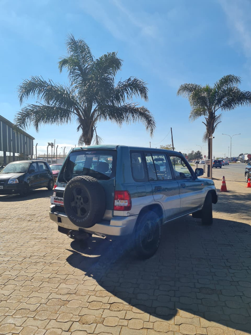 2001 Mitsubishi Pajero IO 1.8