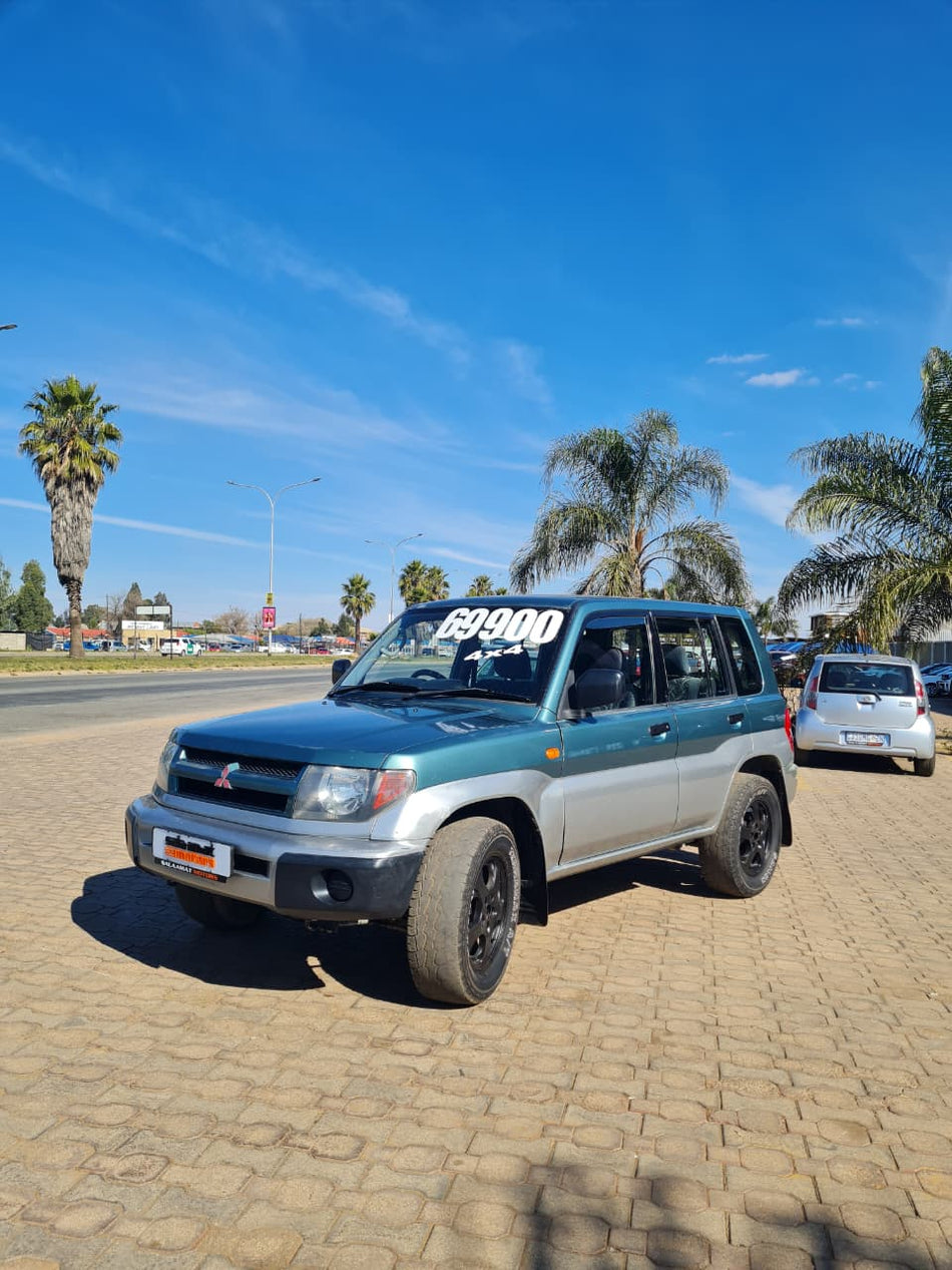 2001 Mitsubishi Pajero IO 1.8