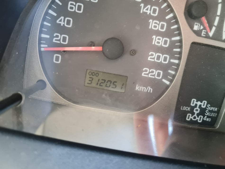 2001 Mitsubishi Pajero IO 1.8