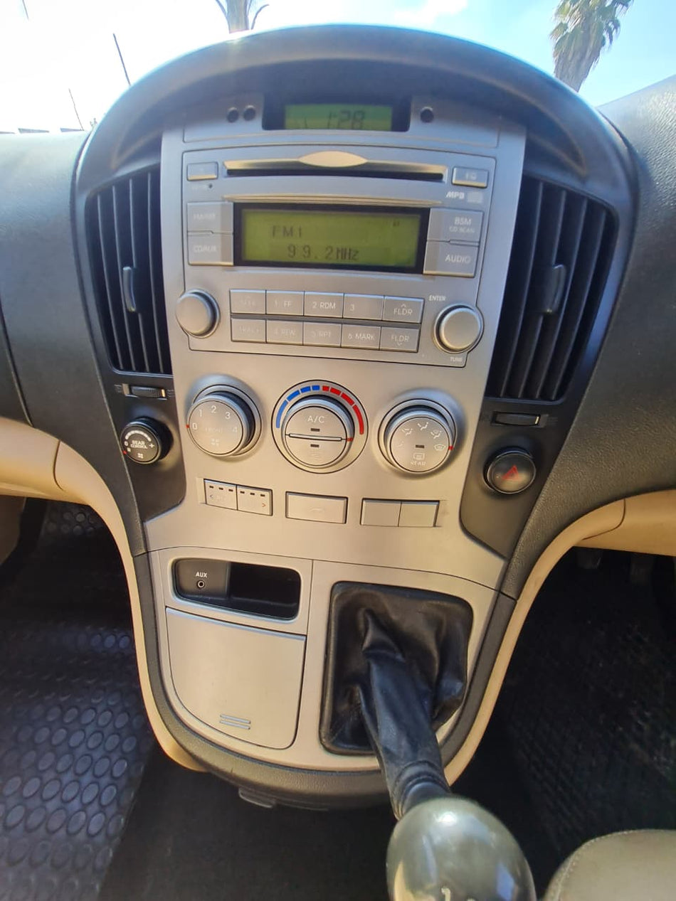 2010 Hyundai H-1 Bus 2.4