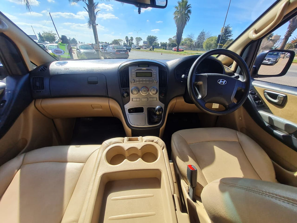 2010 Hyundai H-1 Bus 2.4
