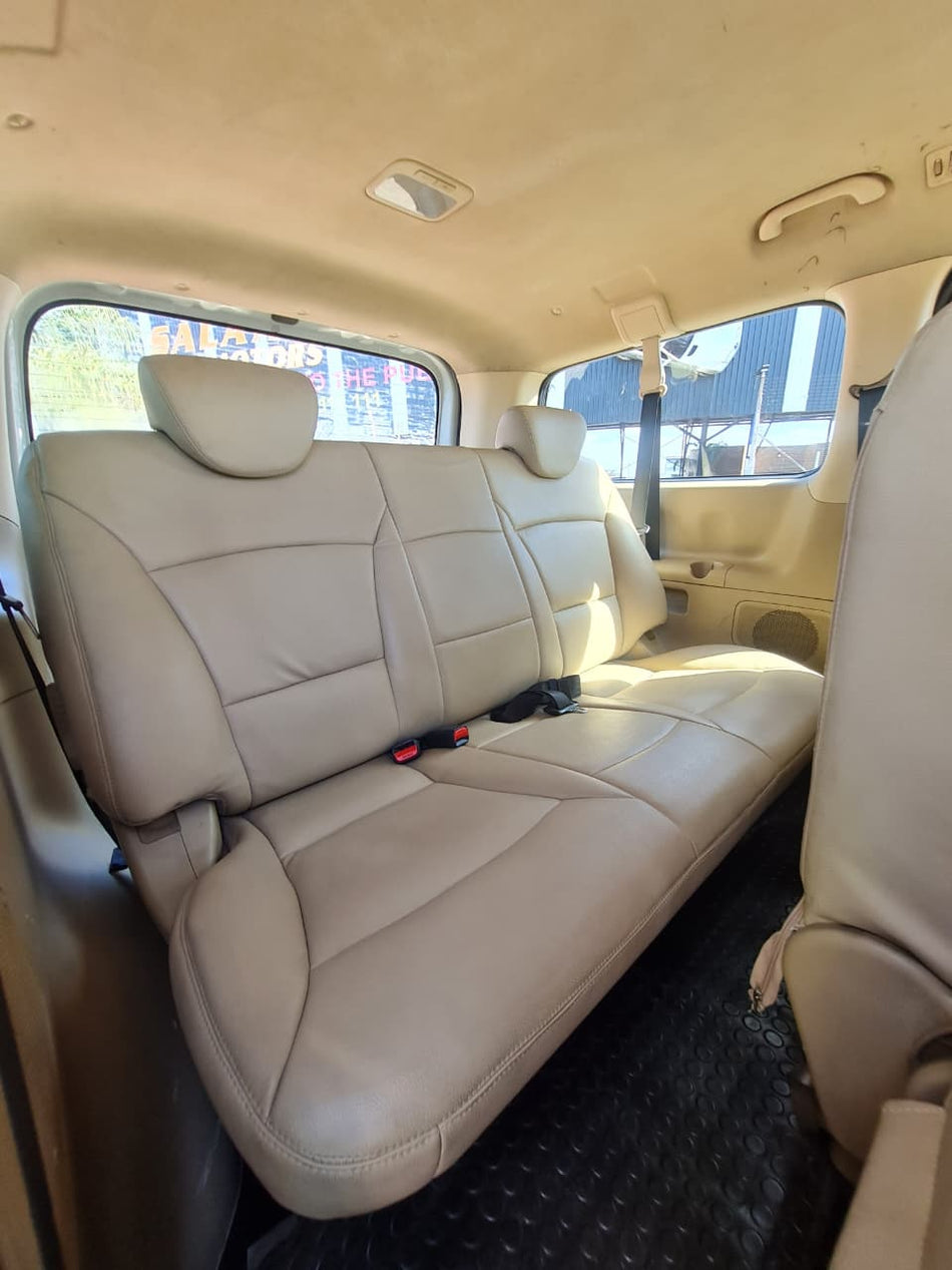 2010 Hyundai H-1 Bus 2.4