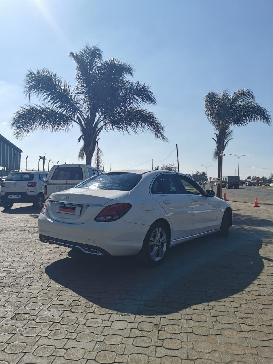 Mercedes-Benz C180 Automatic