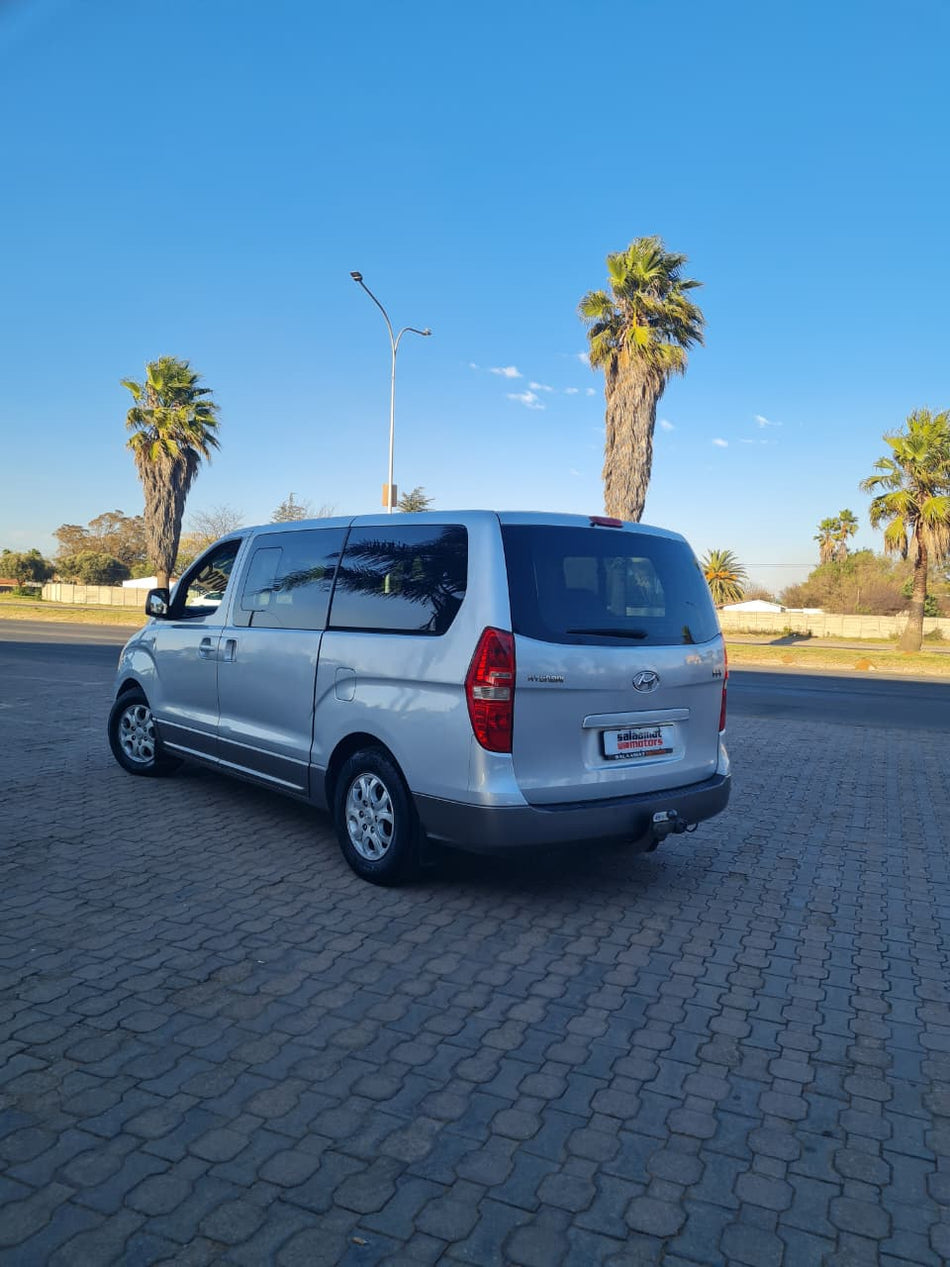 2009 Hyundai H-1 Bus Diesel Automatic