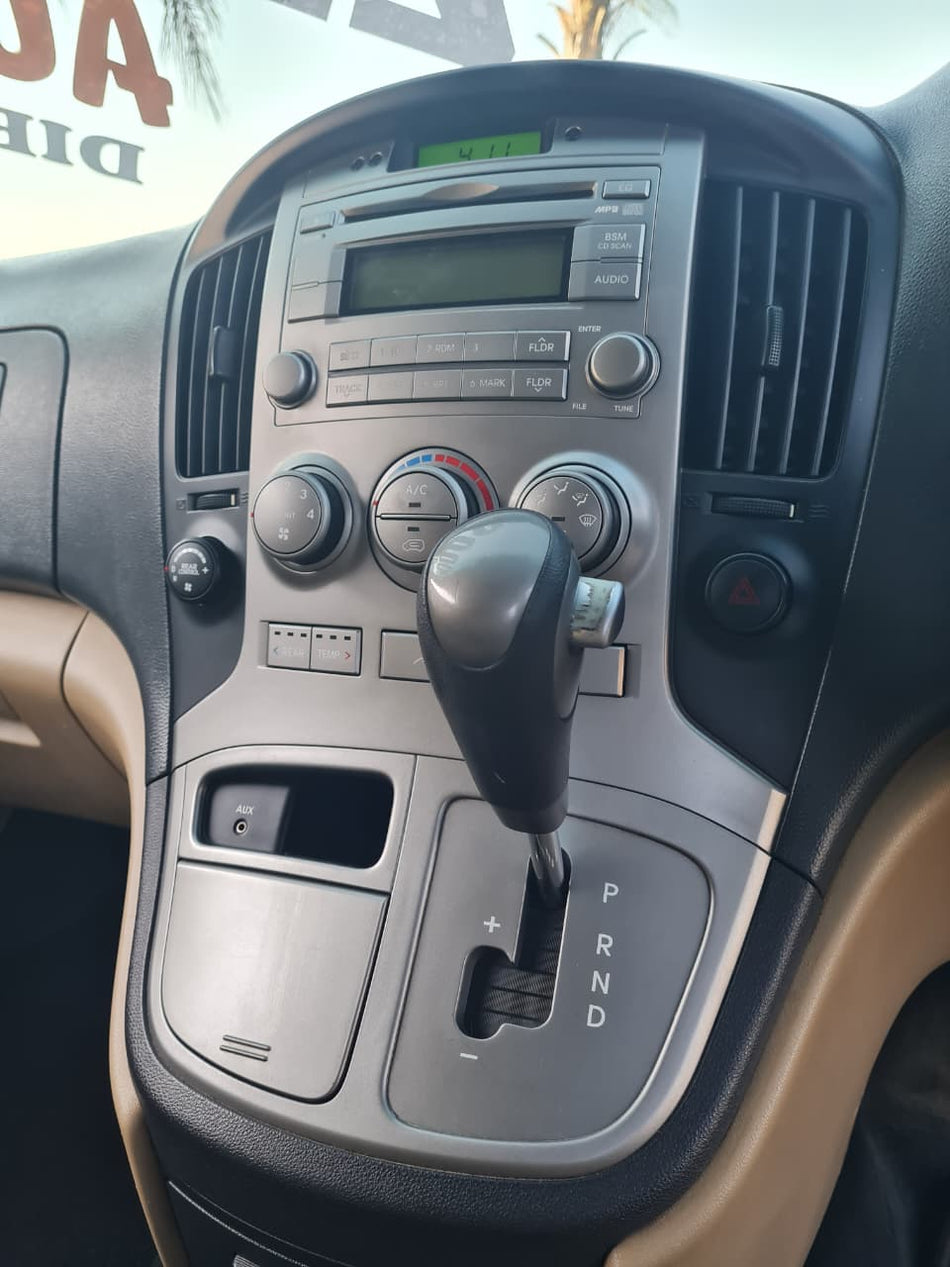 2009 Hyundai H-1 Bus Diesel Automatic