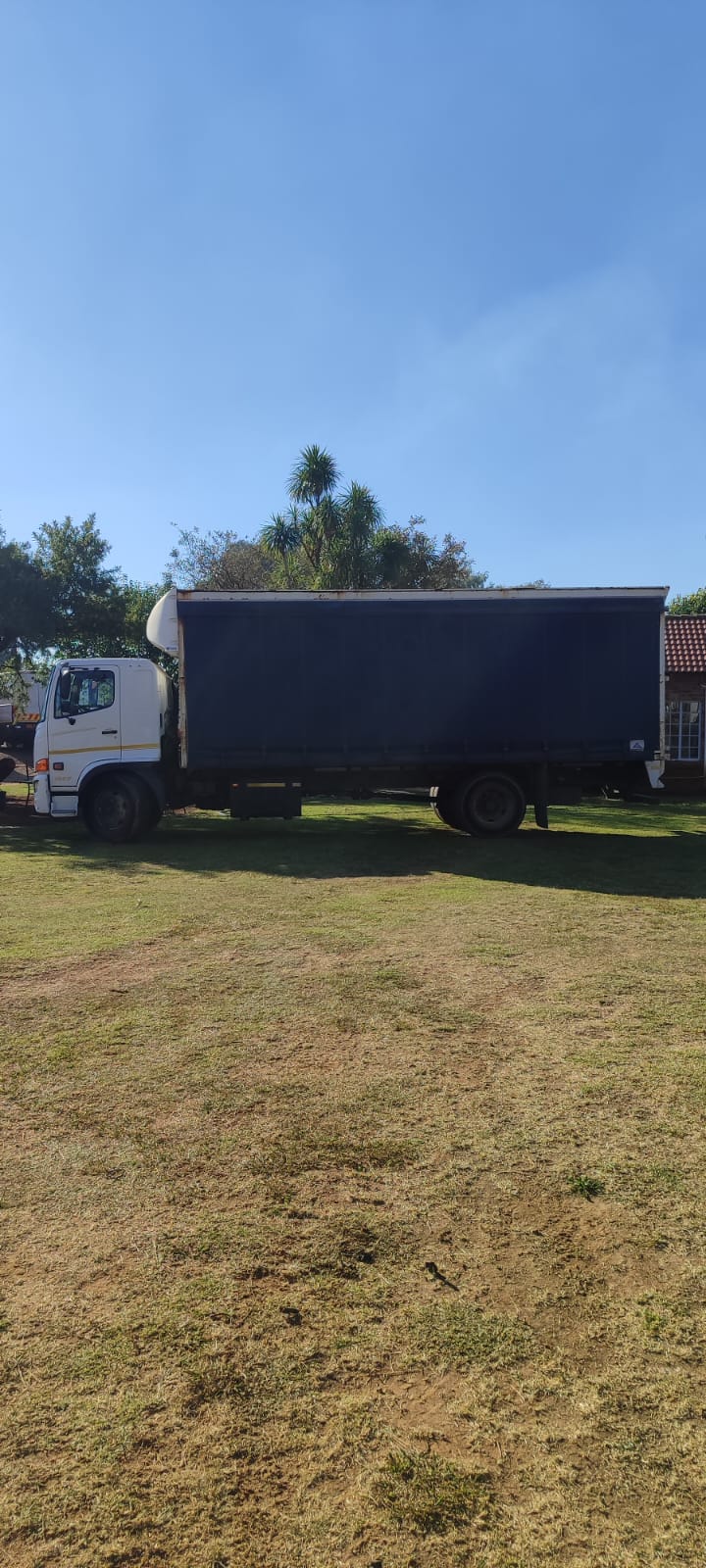 2019 Hino 500 1627 Curtain Side Automatic