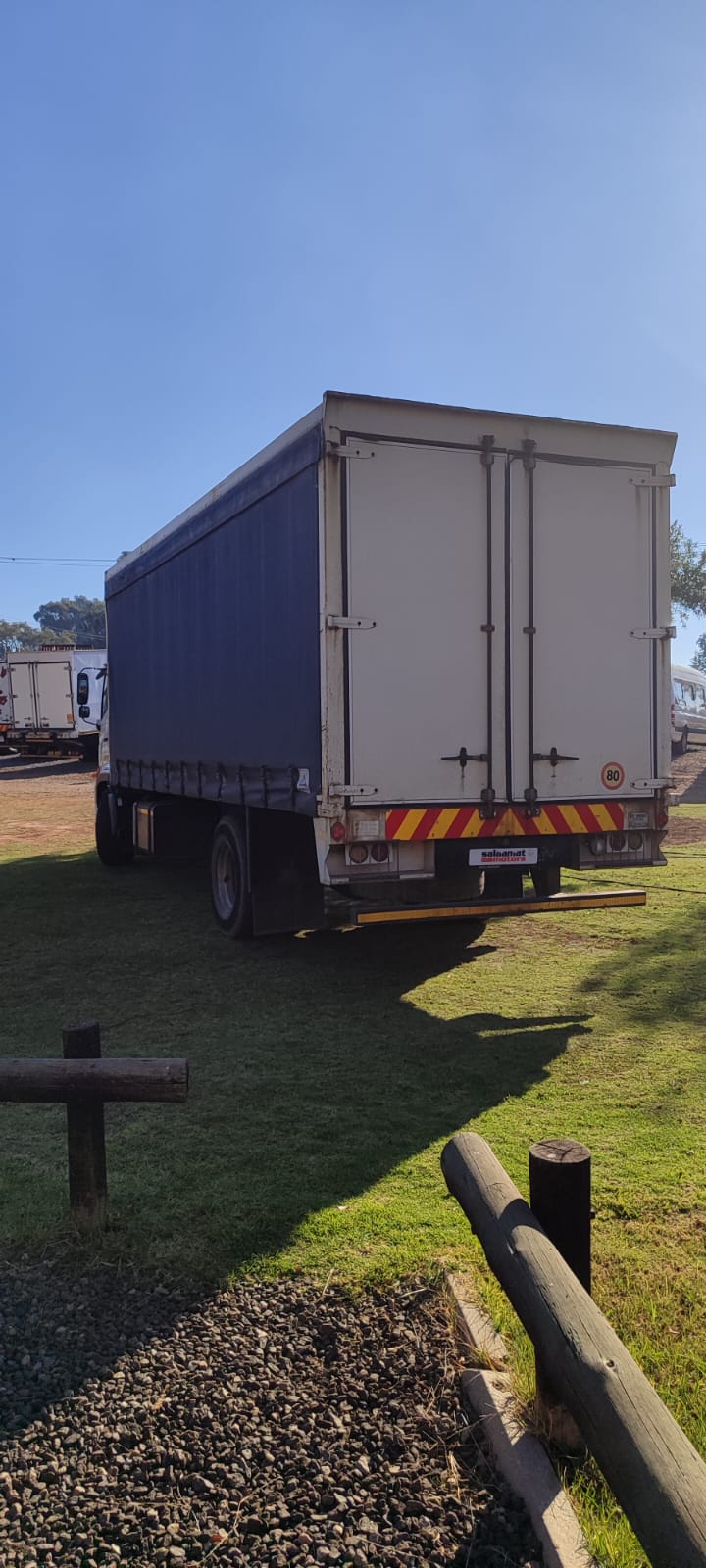 2019 Hino 500 1627 Curtain Side Automatic