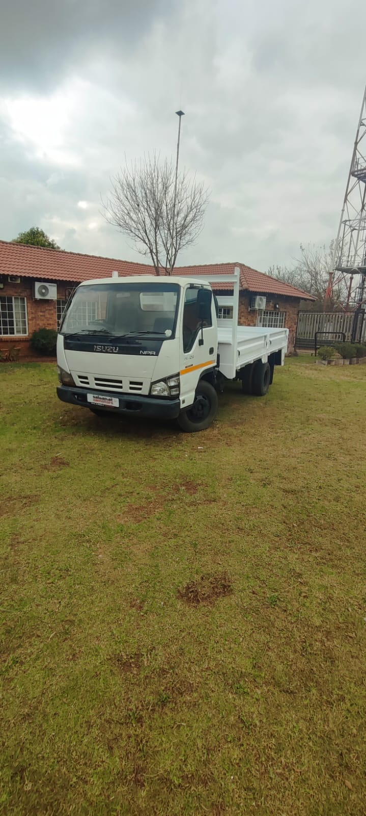 2008 Isuzu NPR300 Dropside