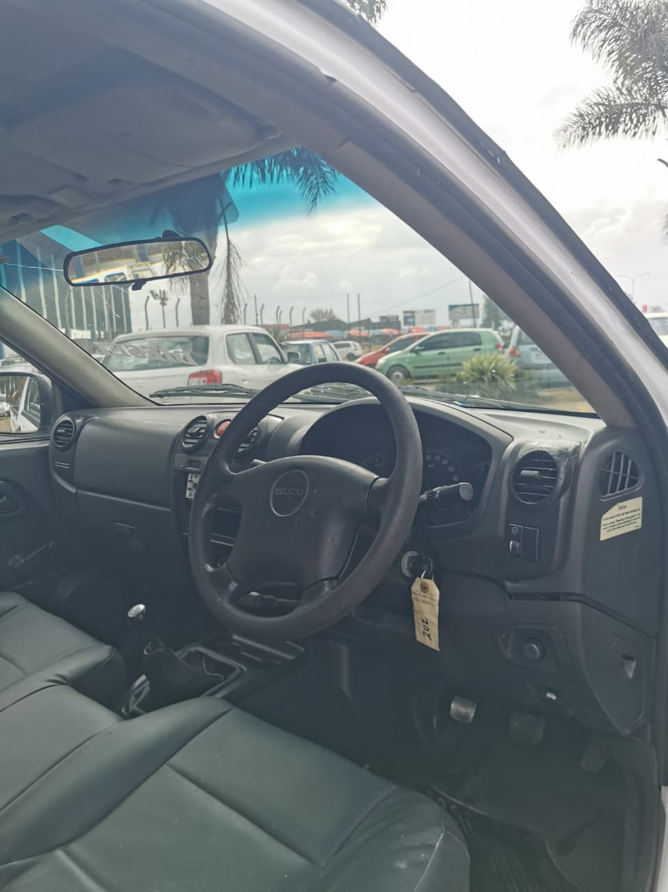 2010 Isuzu KB250D