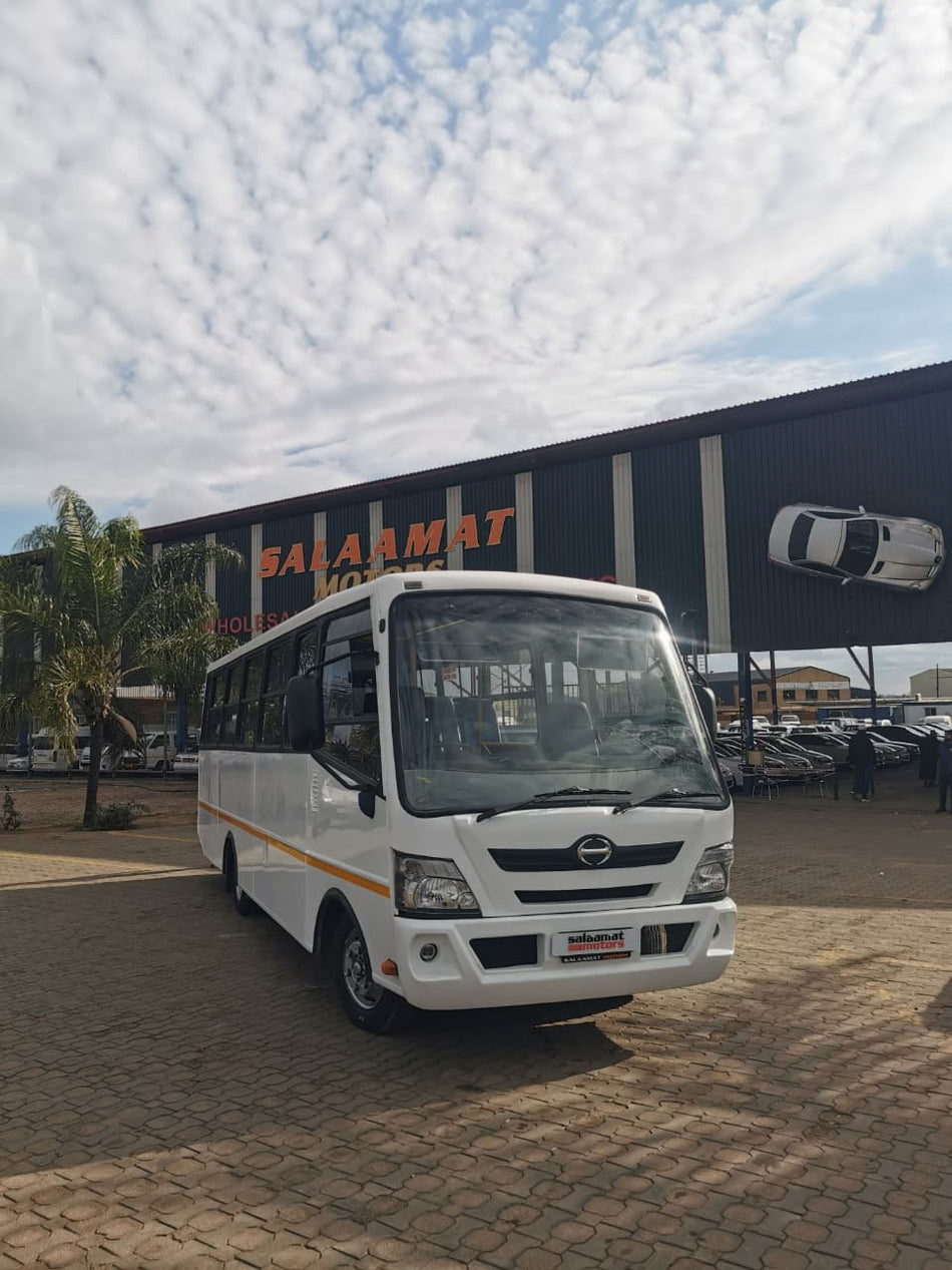 2017 Hino 300 Bus