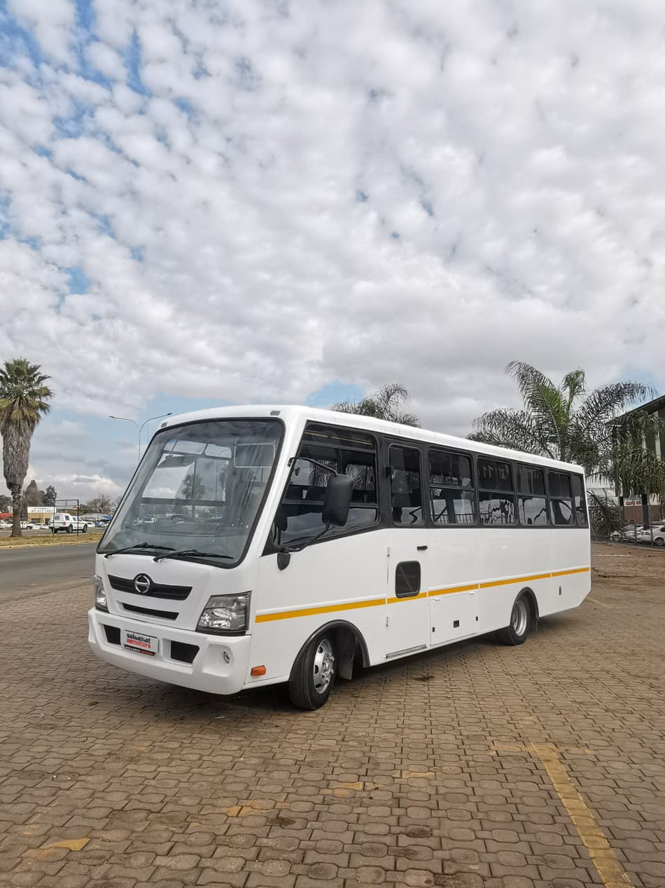 2017 Hino 300 Bus
