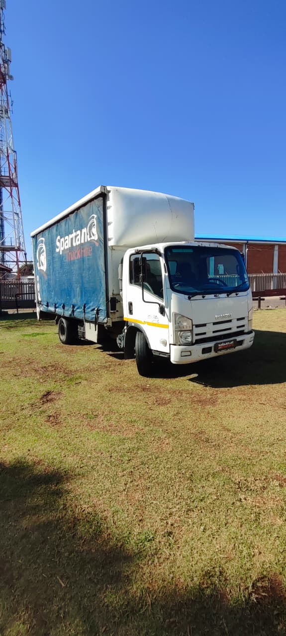 2011 Isuzu 400 Curtain Sides