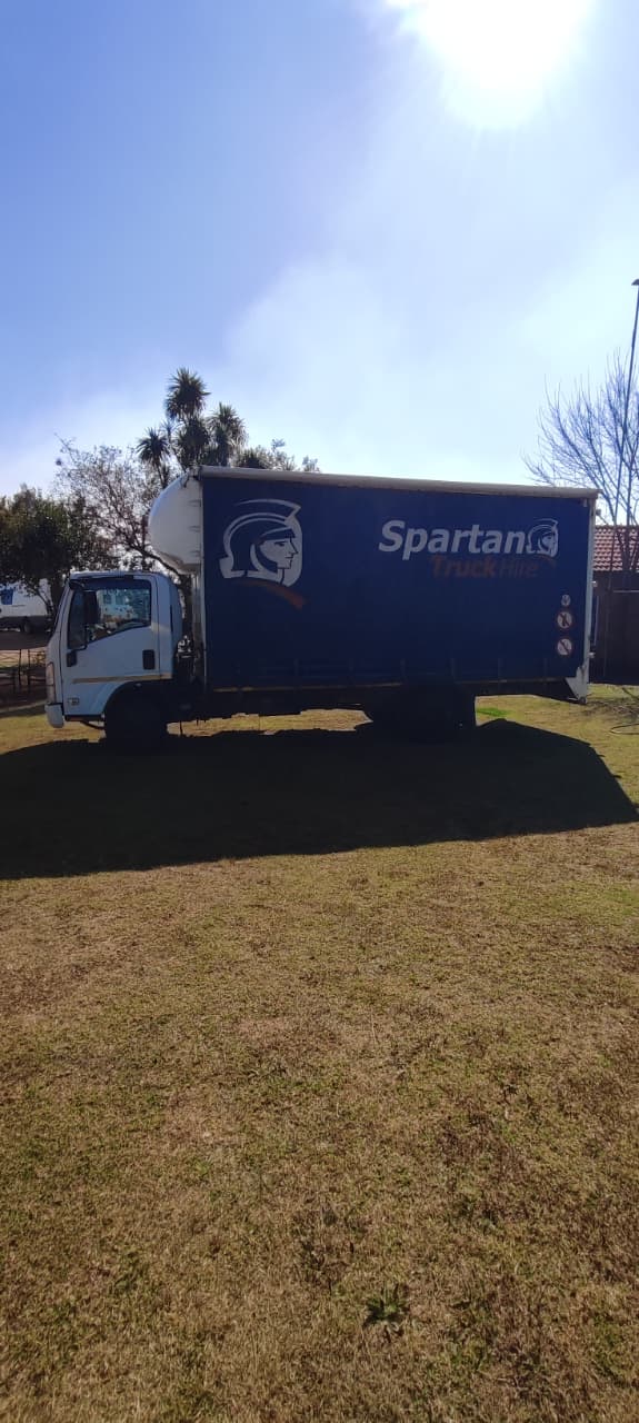 2011 Isuzu 400 Curtain Sides