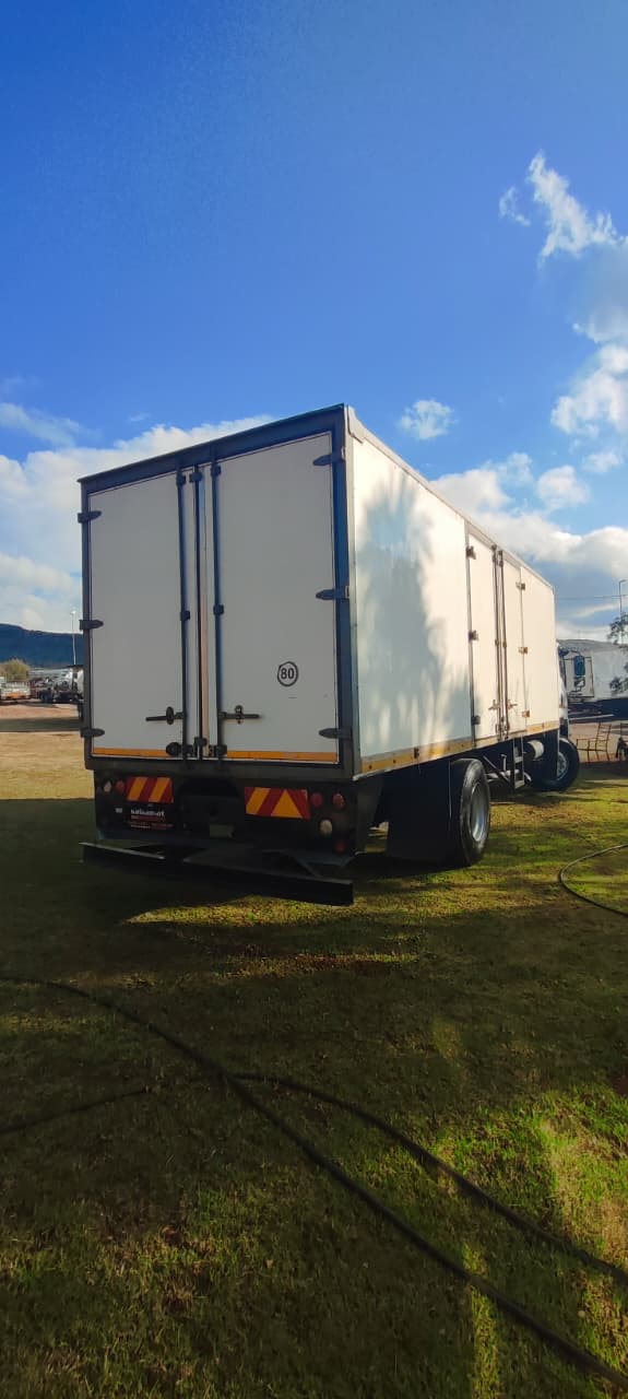 2015 Isuzu FTR850 Volume Body Automatic