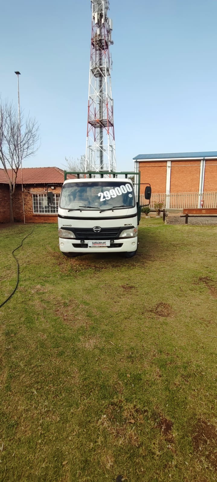 2011 Hino 300 Dropside Side-Tipper