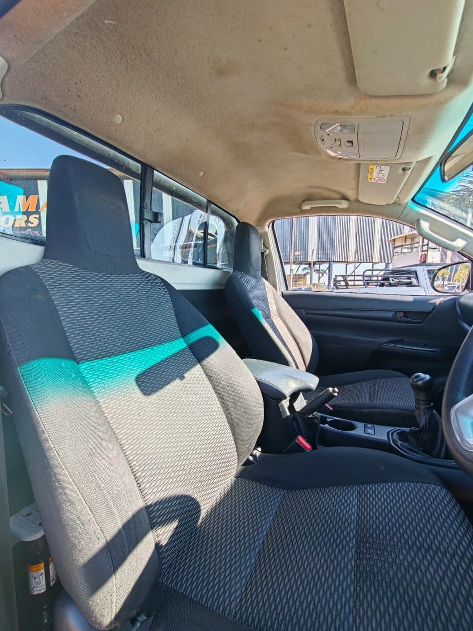 2017 Toyota Hilux 2.4 GD-6 SRX Raised-Body