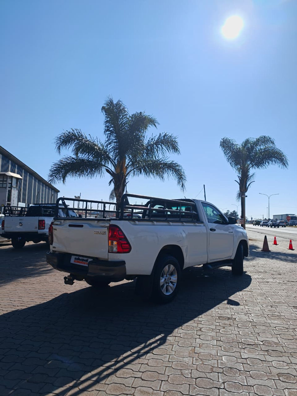 2017 Toyota Hilux 2.4 GD-6 SRX Raised-Body