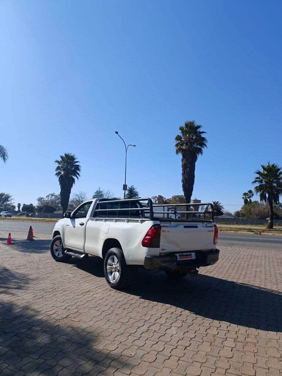 2017 Toyota Hilux 2.4 GD-6 SRX Raised-Body
