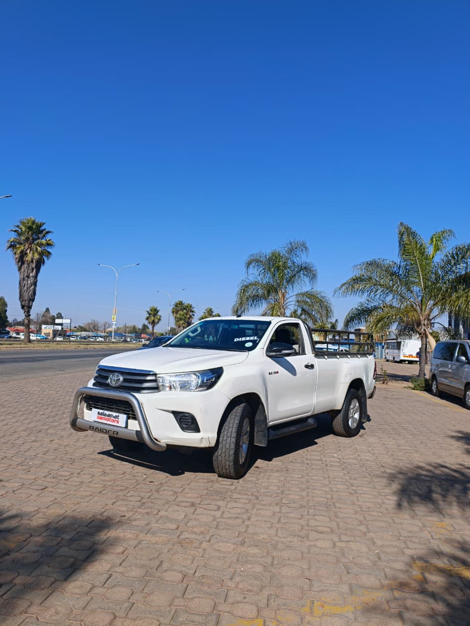 2017 Toyota Hilux 2.4 GD-6 SRX Raised-Body